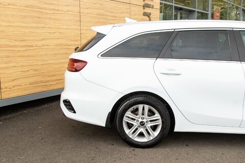 Kia Ceed CRDI 3 ISG 8