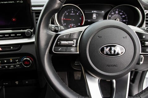 Kia Ceed CRDI 3 ISG 19