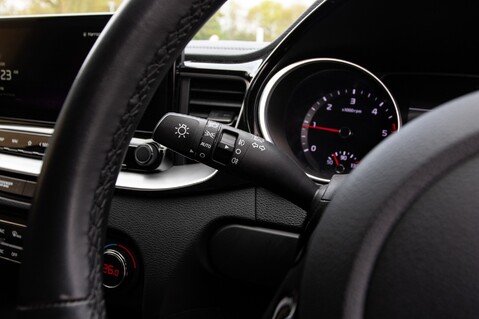 Kia Ceed CRDI 3 ISG 17