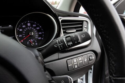 Kia Ceed CRDI 3 ISG 18
