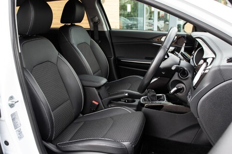 Kia Ceed CRDI 3 ISG 31
