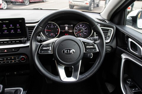 Kia Ceed CRDI 3 ISG 21