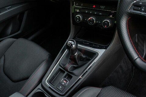 SEAT Leon TSI FR TECHNOLOGY 32