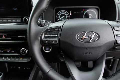 Hyundai KONA GDI PREMIUM 19