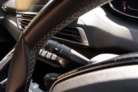 Peugeot 3008 BLUEHDI S/S ALLURE PREMIUM 16