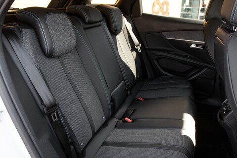 Peugeot 3008 BLUEHDI S/S ALLURE PREMIUM 32