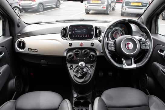 Fiat 500 CONNECT MHEV