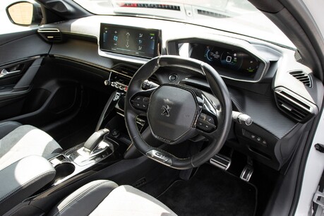 Peugeot 208 GT PREMIUM