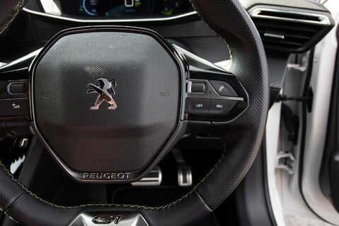 Peugeot 208 GT PREMIUM 20