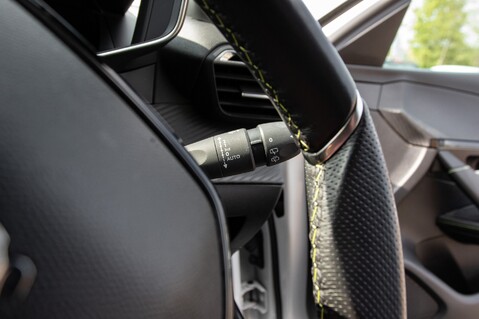 Peugeot 208 GT PREMIUM 18