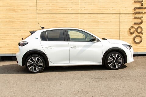 Peugeot 208 GT PREMIUM 12