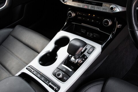 Kia Stinger GT-LINE ISG 32