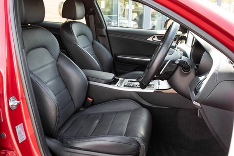 Kia Stinger GT-LINE ISG 31