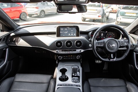 Kia Stinger GT-LINE ISG 4