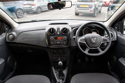 Dacia Logan ESSENTIAL TCE 4