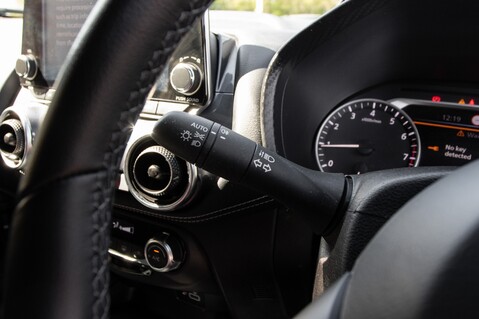 Nissan Juke DIG-T N-CONNECTA 17
