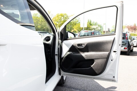 Toyota Aygo VVT-I X-PLAY X-SHIFT 14