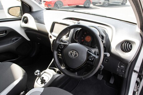 Toyota Aygo VVT-I X-PLAY X-SHIFT