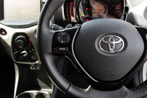 Toyota Aygo VVT-I X-PLAY X-SHIFT 19