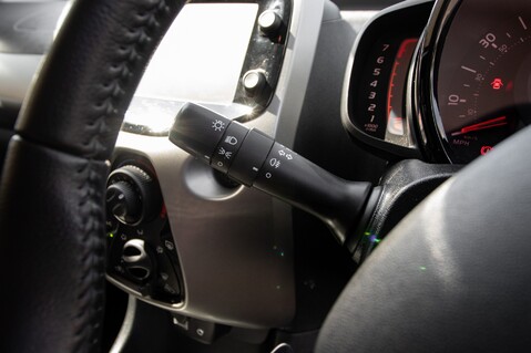 Toyota Aygo VVT-I X-PLAY X-SHIFT 17