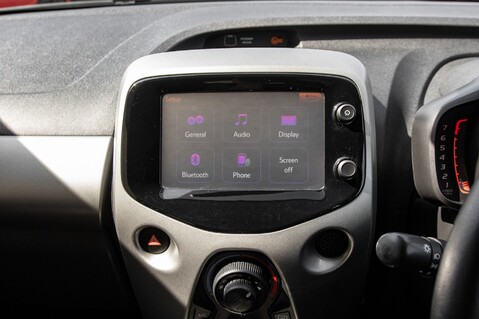 Toyota Aygo VVT-I X-PLAY X-SHIFT 26