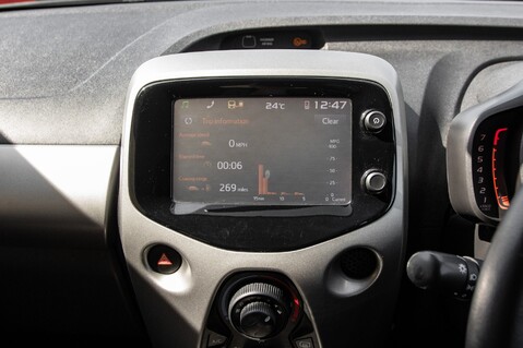 Toyota Aygo VVT-I X-PLAY X-SHIFT 27