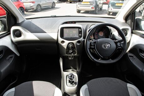 Toyota Aygo VVT-I X-PLAY X-SHIFT