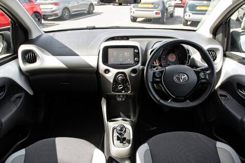 Toyota Aygo VVT-I X-PLAY X-SHIFT 4