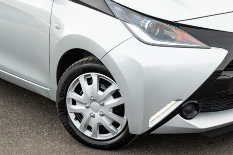 Toyota Aygo VVT-I X-PLAY 2