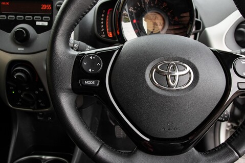 Toyota Aygo VVT-I X-PLAY 19