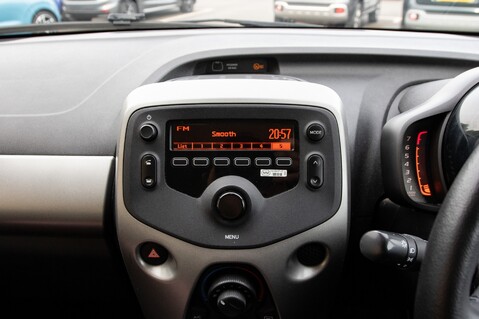 Toyota Aygo VVT-I X-PLAY 22