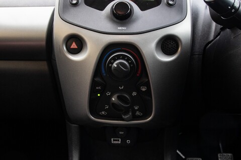 Toyota Aygo VVT-I X-PLAY 27