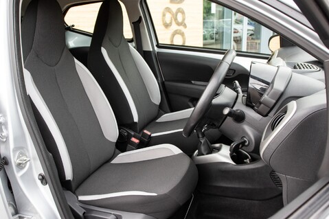 Toyota Aygo VVT-I X-PLAY 25