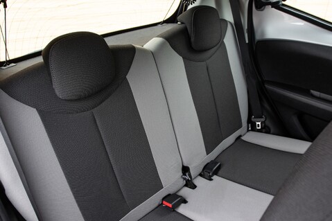 Toyota Aygo VVT-I X-PLAY 28