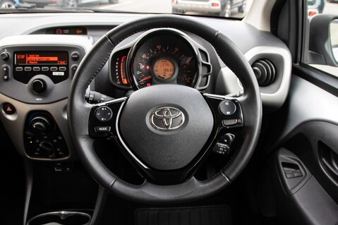 Toyota Aygo VVT-I X-PLAY 21