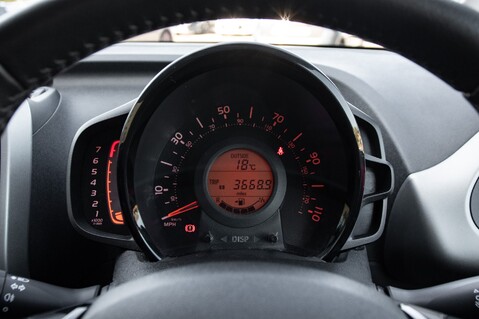 Toyota Aygo VVT-I X-PLAY 15