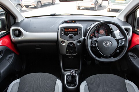 Toyota Aygo VVT-I X-PLAY 4