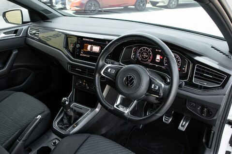 Volkswagen Polo R-LINE TSI 5
