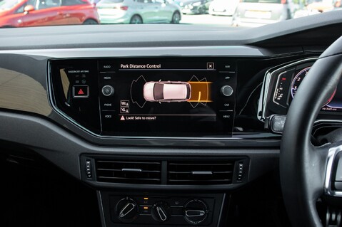 Volkswagen Polo R-LINE TSI 29
