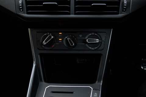 Volkswagen Polo R-LINE TSI 34