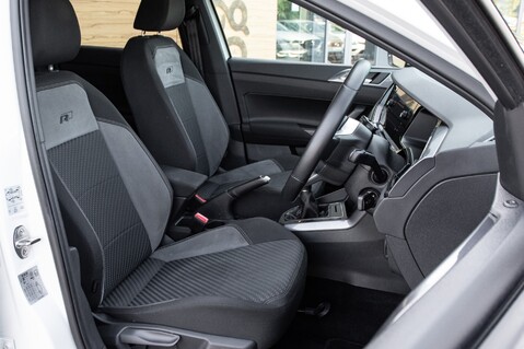Volkswagen Polo R-LINE TSI 31