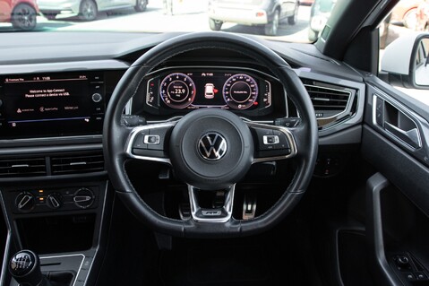 Volkswagen Polo R-LINE TSI 21