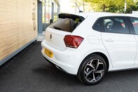 Volkswagen Polo R-LINE TSI 9