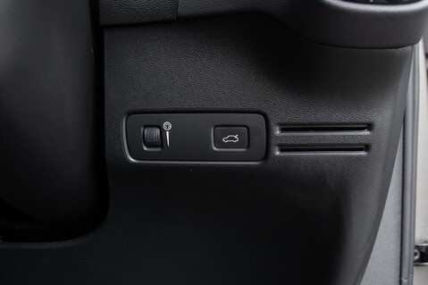 Volvo XC40 T3 INSCRIPTION 16