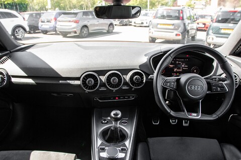 Audi TT TFSI S LINE 4
