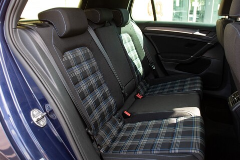 Volkswagen Golf GTE ADVANCE DSG 36