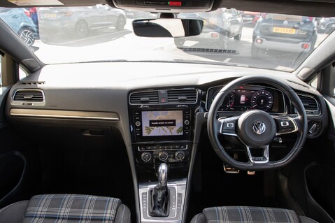 Volkswagen Golf GTE ADVANCE DSG 4