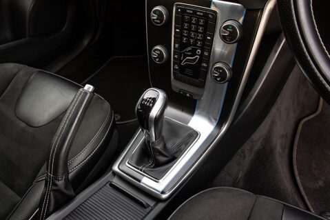 Volvo V40 T3 R-DESIGN 27