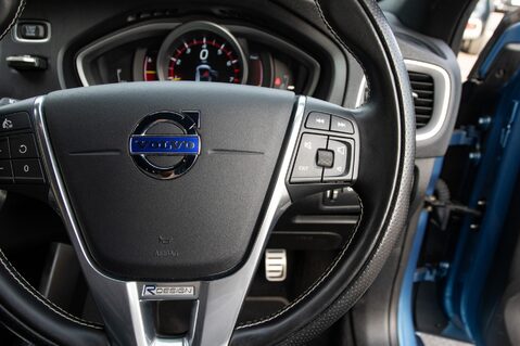 Volvo V40 T3 R-DESIGN 20
