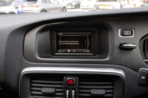 Volvo V40 T3 R-DESIGN 23